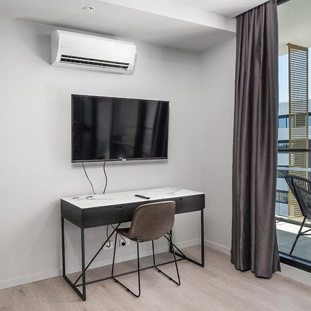 Oros Hotel And Apartments Oakleigh Exterior photo